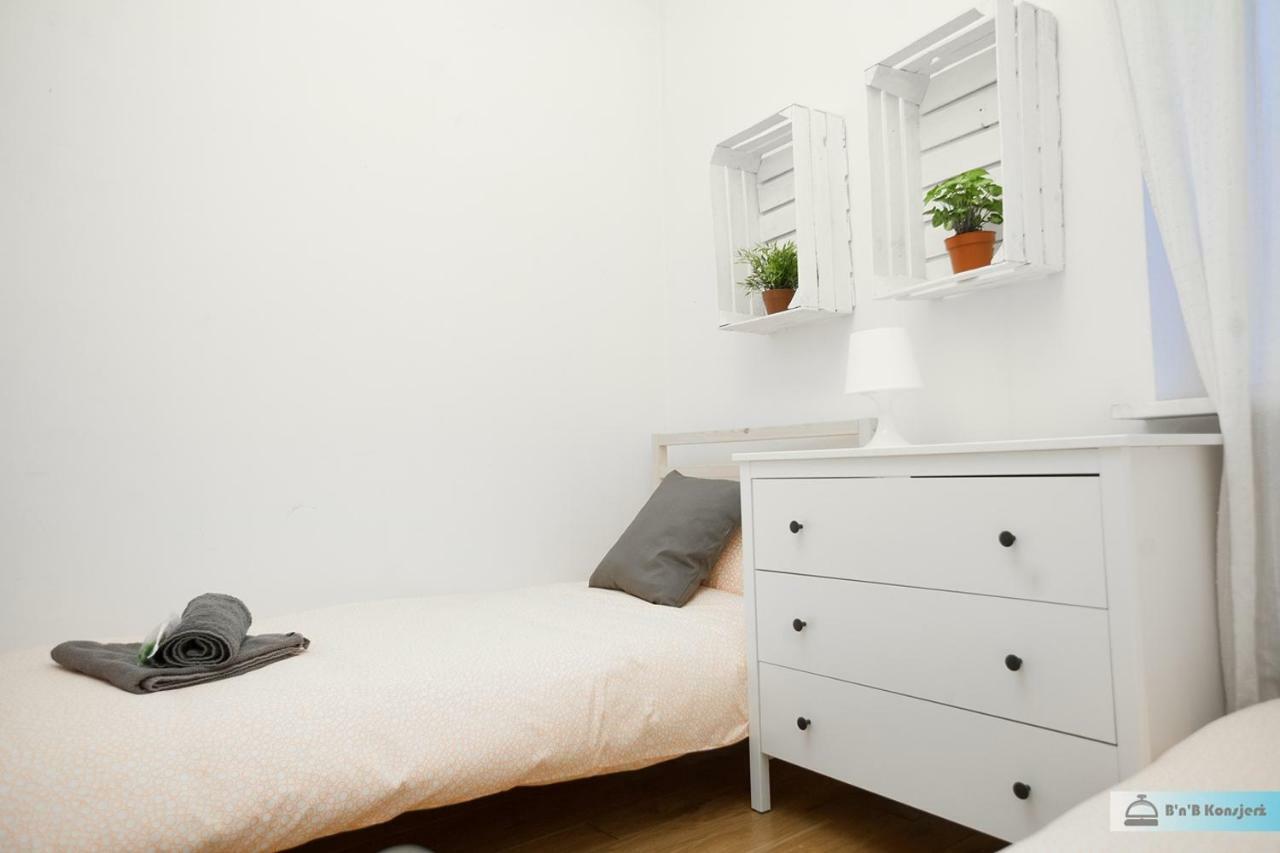Warsaw Concierge Family Apartment מראה חיצוני תמונה